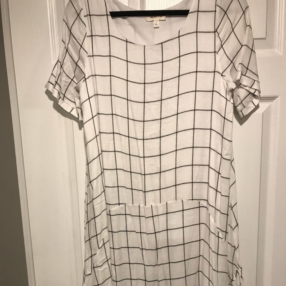 ❌Sold❌ Window pane black and white midi dress